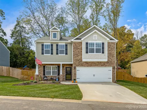 128 Marathon Ln, Candler, NC 28715