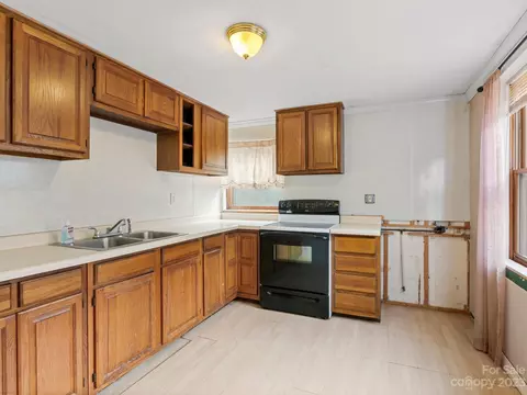 98 Pinecrest Dr, Alexander, NC 28701 photo 24