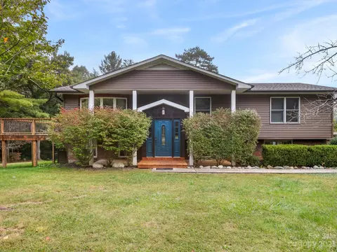 98 Pinecrest Dr, Alexander, NC 28701