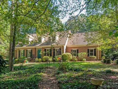18320 Pages End End, Davidson, NC 28036