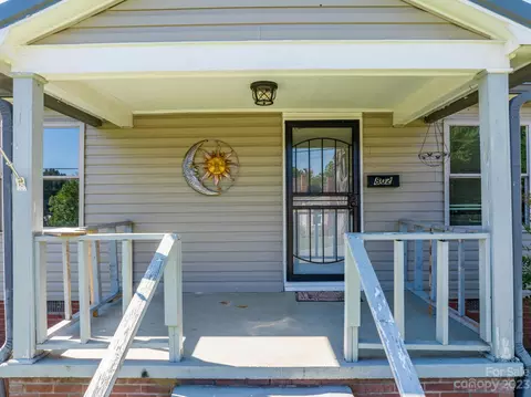 802 E Klutz St, Maiden, NC 28650 photo 2