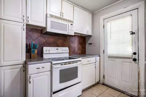 802 E Klutz St, Maiden, NC 28650 photo 7