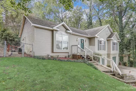 93 Poplar Dr, Clyde, NC 28721 photo 2