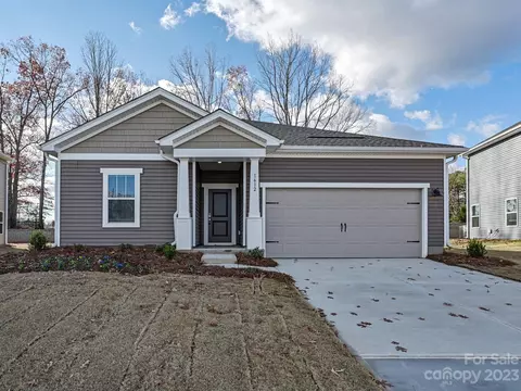 1612 Baymont Ct, Stanley, NC 28164