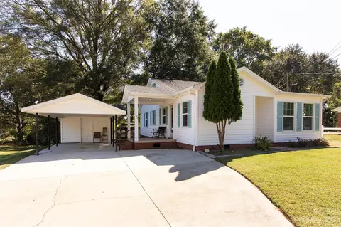120 Jenkins Ave, Mount Holly, NC 28120