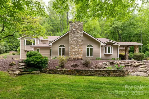 380 Old Powell Rd, Brevard, NC 28712