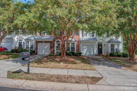 1884 Lookout Ln, Gastonia, NC 28054