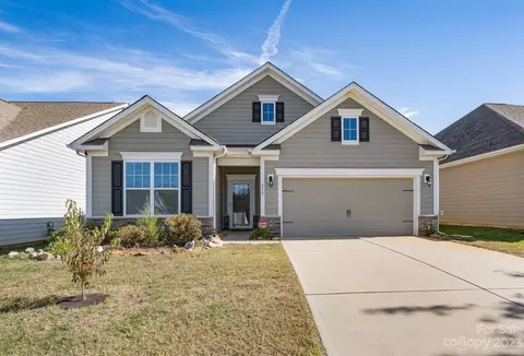 282 Robinwood Ln, Lake Wylie, SC 29710