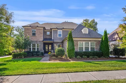 5714 Five Knolls Dr, Charlotte, NC 28226