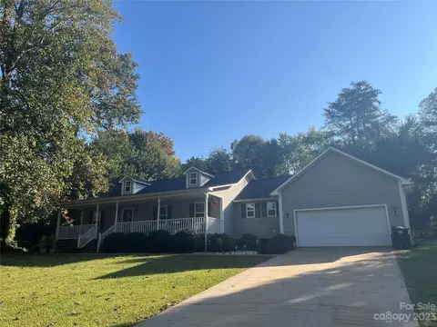 154 Millstone Dr, Statesville, NC 28625