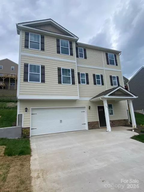 169 Marathon Ln, Candler, NC 28715