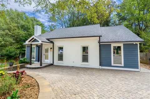 6518 Doubletree Dr, Charlotte, NC 28227