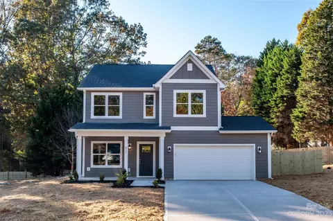 821 Hunter Dr, Mooresville, NC 28115