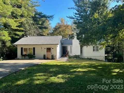 706 Browning Ave, Hendersonville, NC 28791