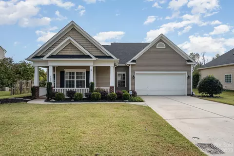 688 Yvonne Dr, Concord, NC 28027
