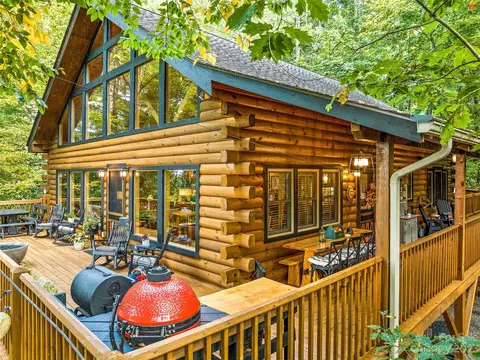 247 Kanusati Trl, Maggie Valley, NC 28751