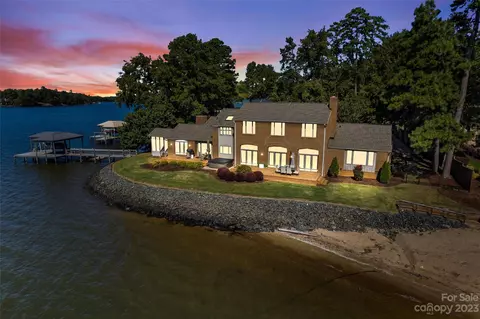 9 Sandy Cove Rd, Lake Wylie, SC 29710