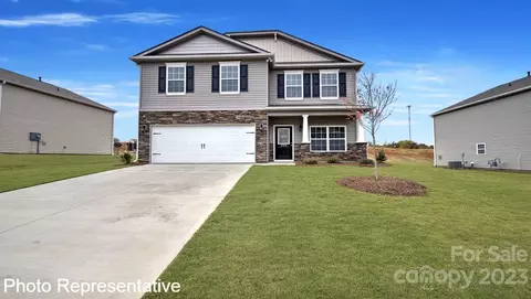 912 Newport Ct, Asheville, NC 28806