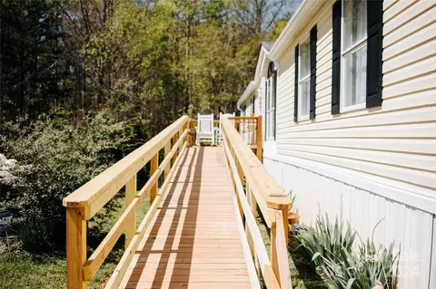 Exterior - 91 Apache Path, Marion, NC 28752 photo 4 of 7
