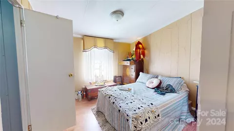 Bedroom - 91 Apache Path, Marion, NC 28752 photo 4 of 6