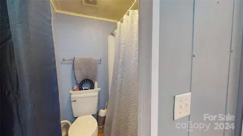 Bath - 91 Apache Path, Marion, NC 28752 photo 5 of 6
