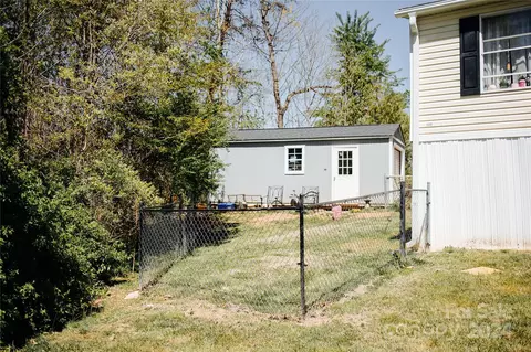 Exterior - 91 Apache Path, Marion, NC 28752 photo 3 of 7