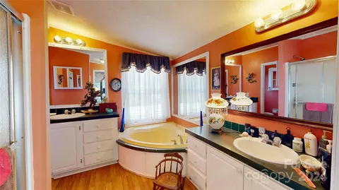Bath - 91 Apache Path, Marion, NC 28752 photo 1 of 6
