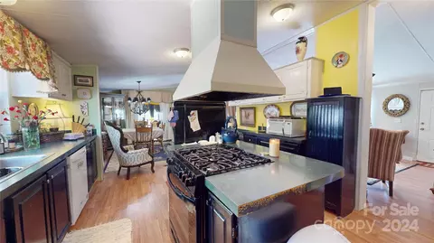 Kitchen - 91 Apache Path, Marion, NC 28752 photo 5 of 7