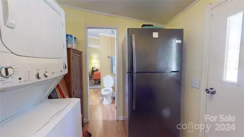 Kitchen - 91 Apache Path, Marion, NC 28752 photo 6 of 7