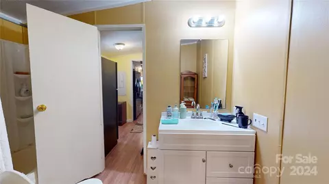 Bath - 91 Apache Path, Marion, NC 28752 photo 6 of 6
