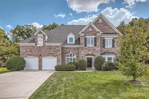 4613 Arborview Dr, Harrisburg, NC 28075