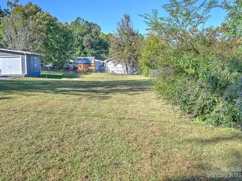 99999 Fountain Way, Swannanoa, NC 28778