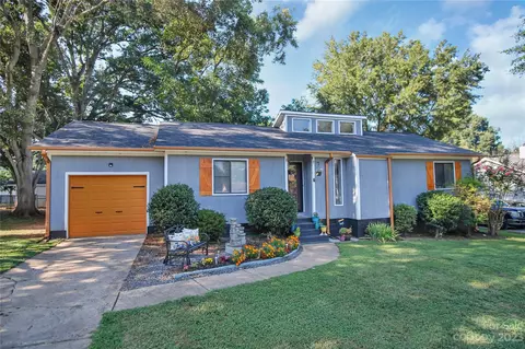208 King George Ln, Gastonia, NC 28056
