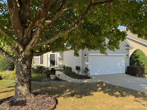 419 Garnet Ct, Fort Mill, SC 29708 photo 3