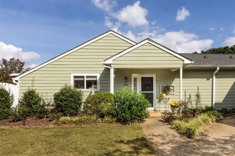 806 Sardis Cove Dr, Charlotte, NC 28270