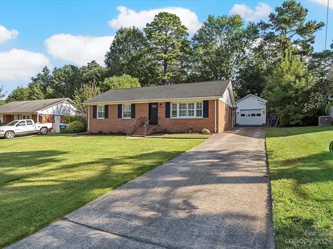 901 Markwell Dr, Matthews, NC 28105