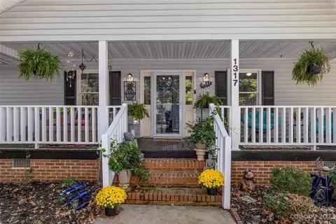 1317 Kent Dr, Lancaster, SC 29720 photo 3