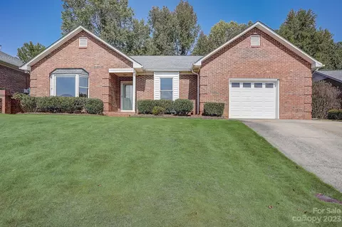 1952 Wexford Ct, Gastonia, NC 28054