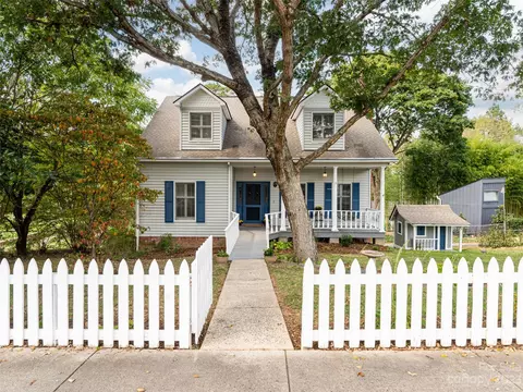 119 S Main St, Weaverville, NC 28787