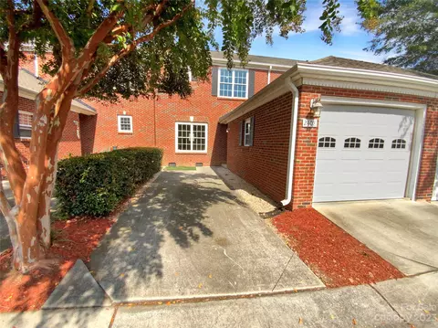 2408 Oak Hill Village Ln, Charlotte, NC 28217