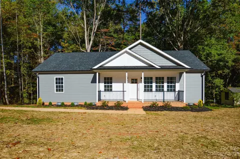 215 Aspen Dr, Gastonia, NC 28052