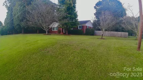 5238 Hickory Grove Rd, Mount Holly, NC 28120
