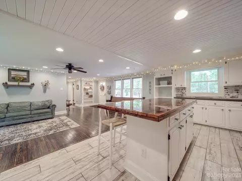 431 3rd St, Oakboro, NC 28129