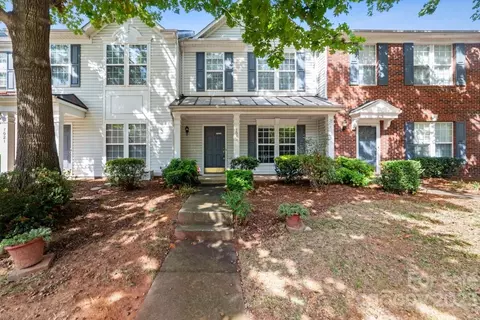 7023 Flying Scotsman Dr, Charlotte, NC 28213