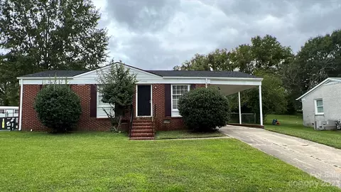 1408 Kingston Rd, Greensboro, NC 27405