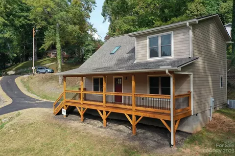 25 Hammock Ln, Waynesville, NC 28786
