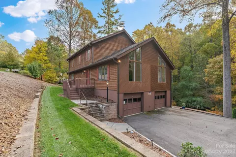 9 Morris Dr, Weaverville, NC 28787