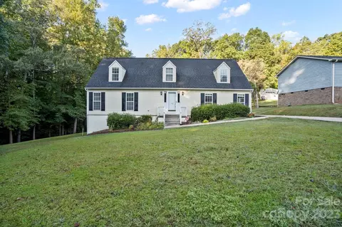 112 Walnut St, Lowell, NC 28098