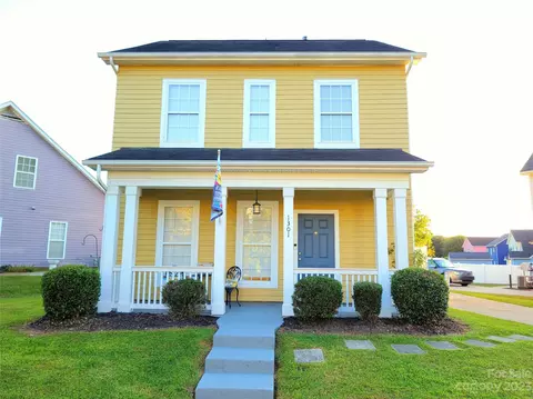1301 Rising Oak Dr, Charlotte, NC 28206