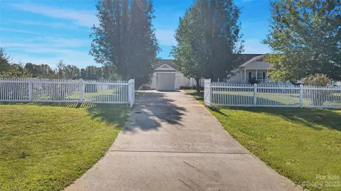 1493 Malden Ct, Crouse, NC 28033